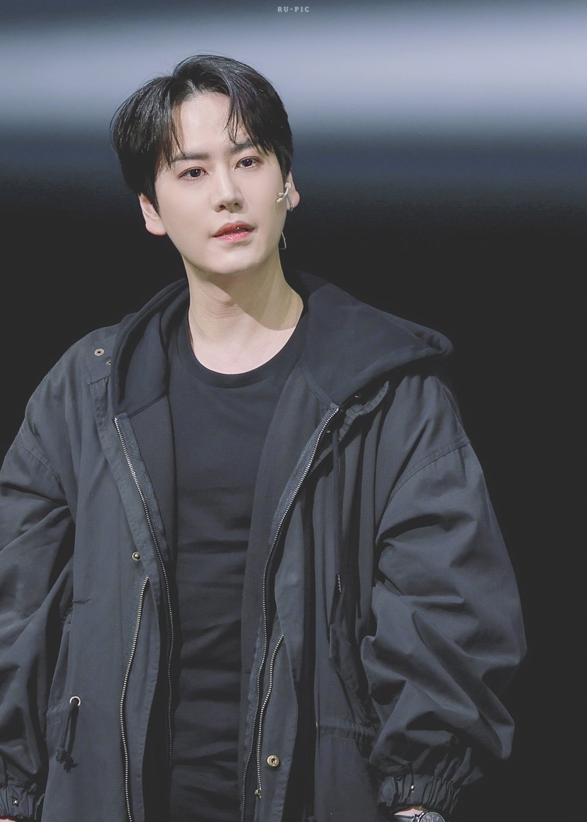 260218 뮤지컬 데스노트 
커튼콜데이

야가미 라이토 :: 규현 배우님

#데스노트 #규현