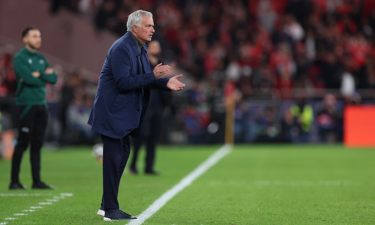 José Mourinho: "Sabemos contra quem jogamos, mas temos uma possibilidade" serbenfiquista.com/usernews/jose-…