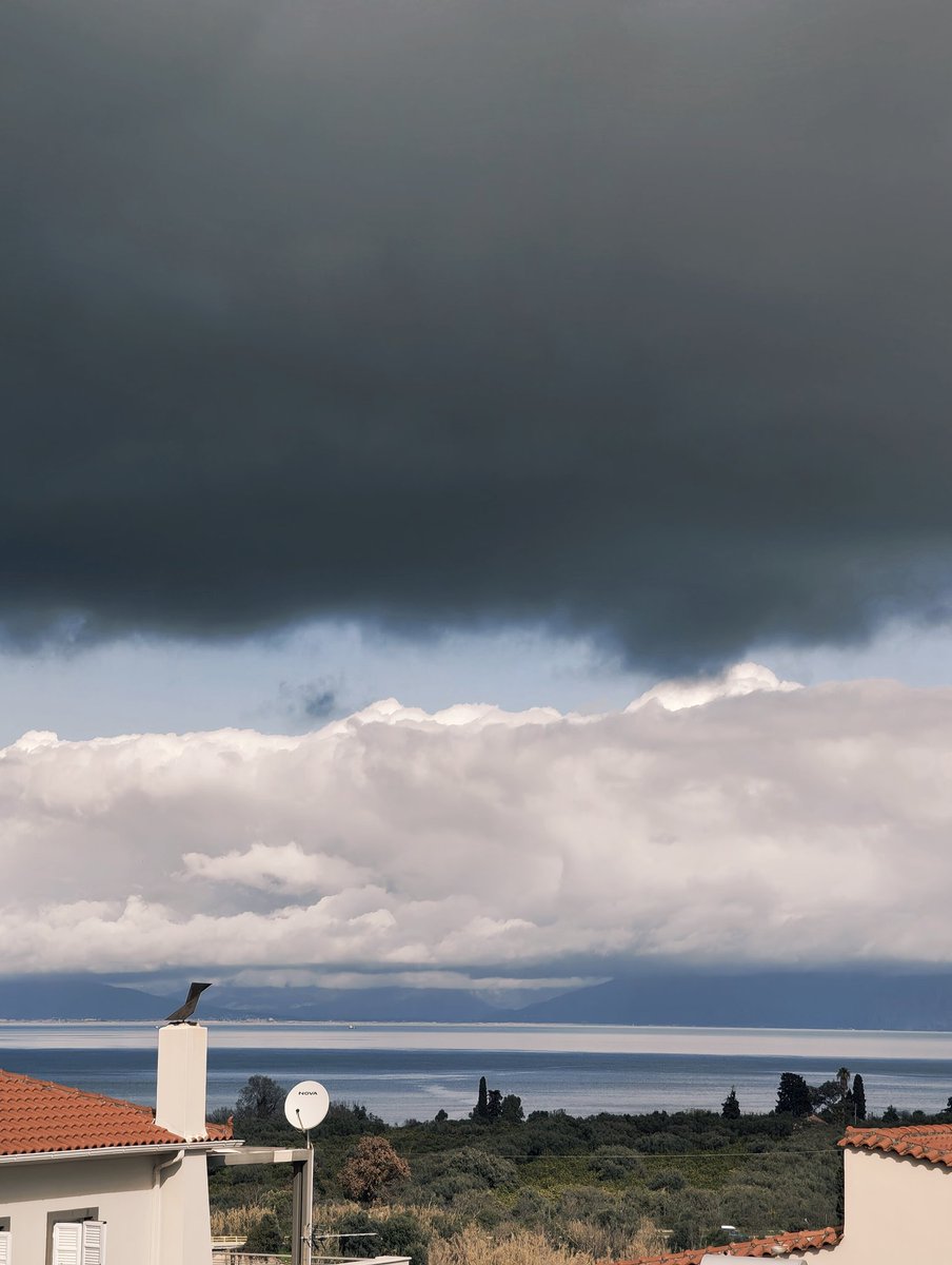 Όταν χάθηκε ο κόσμος μας, έχτισα τόν δικό μου ουρανό,,,,,