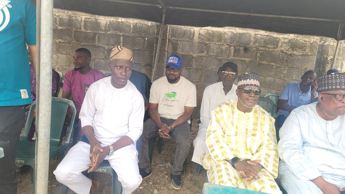 justeventsonlin's tweet photo. APC Chieftains, Members Gather for Affirmation of Ward Executives in Badari Ward

Party chieftains and members of the All Progressives Congress (APC) in Badari Ward in Ilorin West LG have assembled at the party’s secretariat at Abemi Ilorin for the affirmation of newly selected ward executives.

The exercise, which commenced peacefully, is ongoing as witnessed by the Local government Electoral Committee and officials of the Independent National Electoral Commission (INEC), Abdul Saliu 

#JustEventOnlineLive