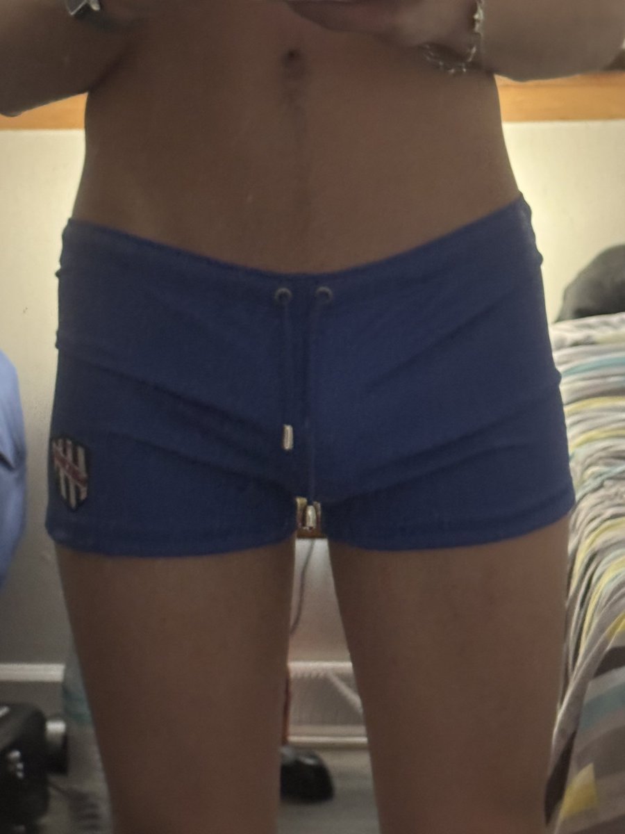 FinalBoyKil's tweet photo. Started my summer closet https://t.co/gqKmToWh97