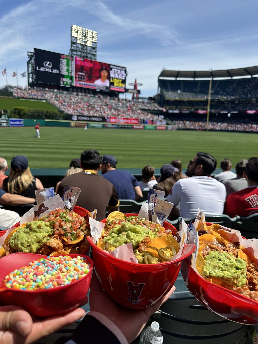 emilyphaam's tweet photo. @AngelsFaithful been dreaming about this banana pudding 🥲 https://t.co/DNSM99xGWf