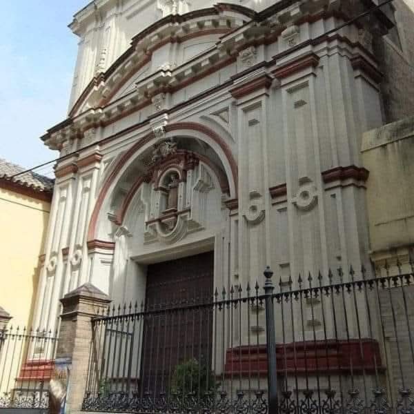 Buenos días desde el Convento de Santa Rosalía (calle Cardenal Espinola), uno de los mayores exponentes del barroco sevillano. Sevilla, la ciudad de los conventos, conserva auténticos tesoros ocultos en ellos; solo de clausura cuenta con 19.