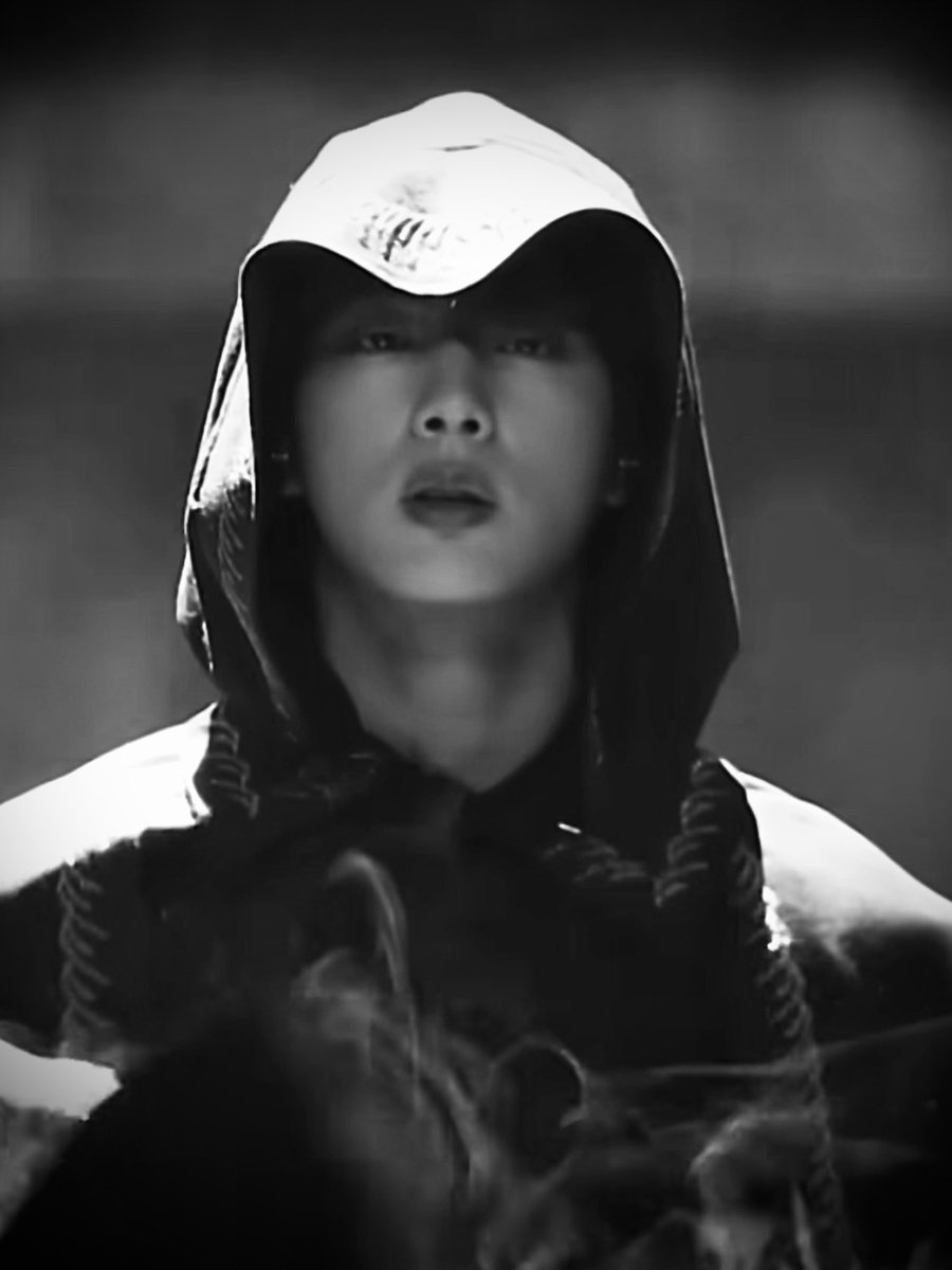 🖤🤍 (@jinmonochromes) on Twitter photo 