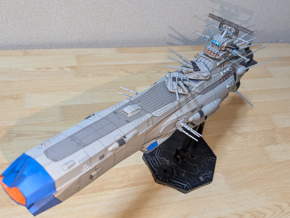 なんとか、間に合ったか。1/700スケールのアリゾナ級宇宙戦艦アリゾナです。
果たして第5章で活躍するシーンがあるのか判りませんが、公開が楽しみです。

#ペーパークラフト #宇宙戦艦ヤマト