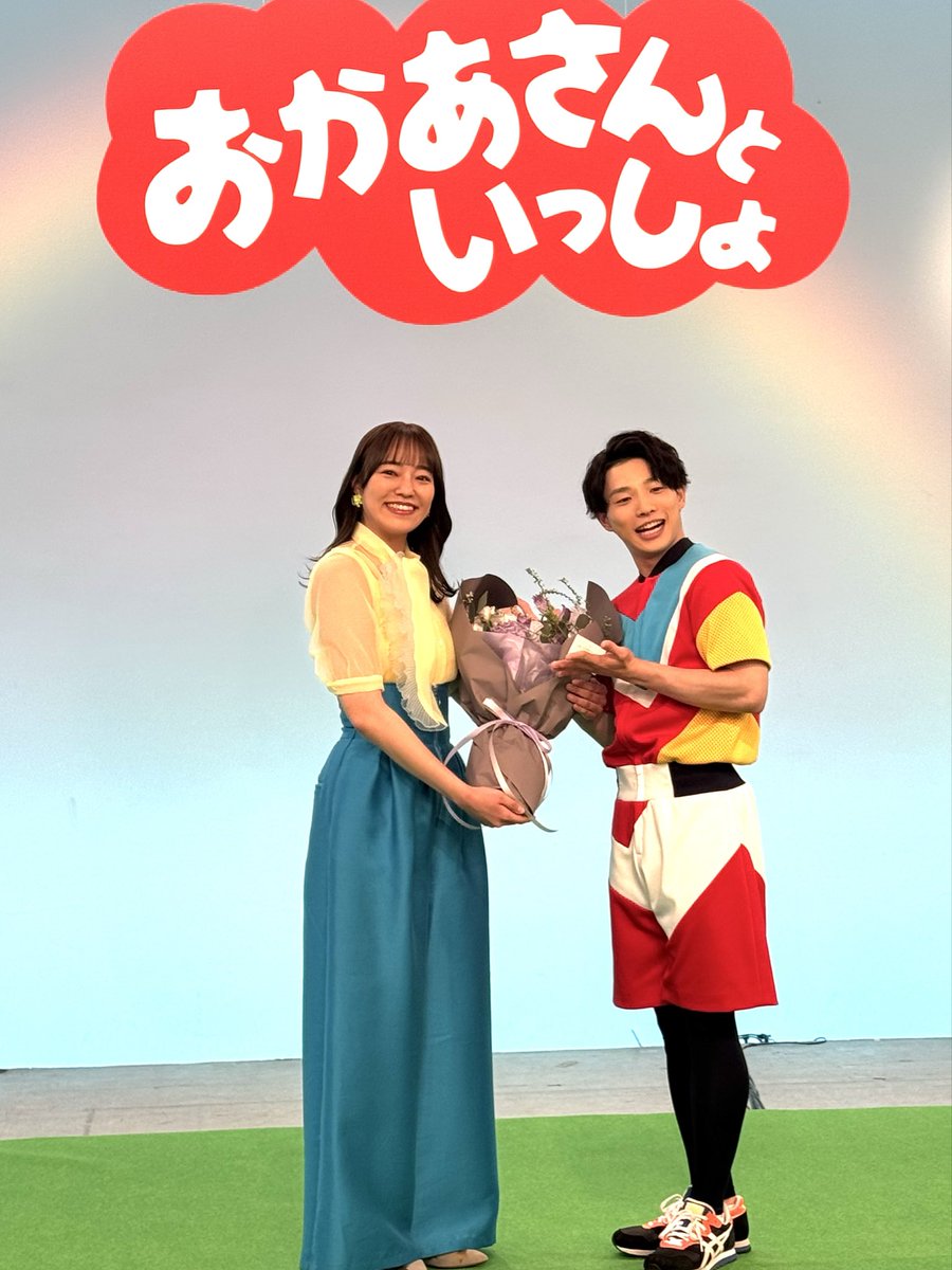 kodanshagenki's tweet photo. あづきお姉さん、卒業記者会���の写真をお届けします！あづきお姉さん、毎朝、すてきな笑顔をありがとうございました😢#あづきお姉さん　#おかあさんといっしょ　#かずむお兄さん　#アンお姉さん https://t.co/rA66s9T8DI