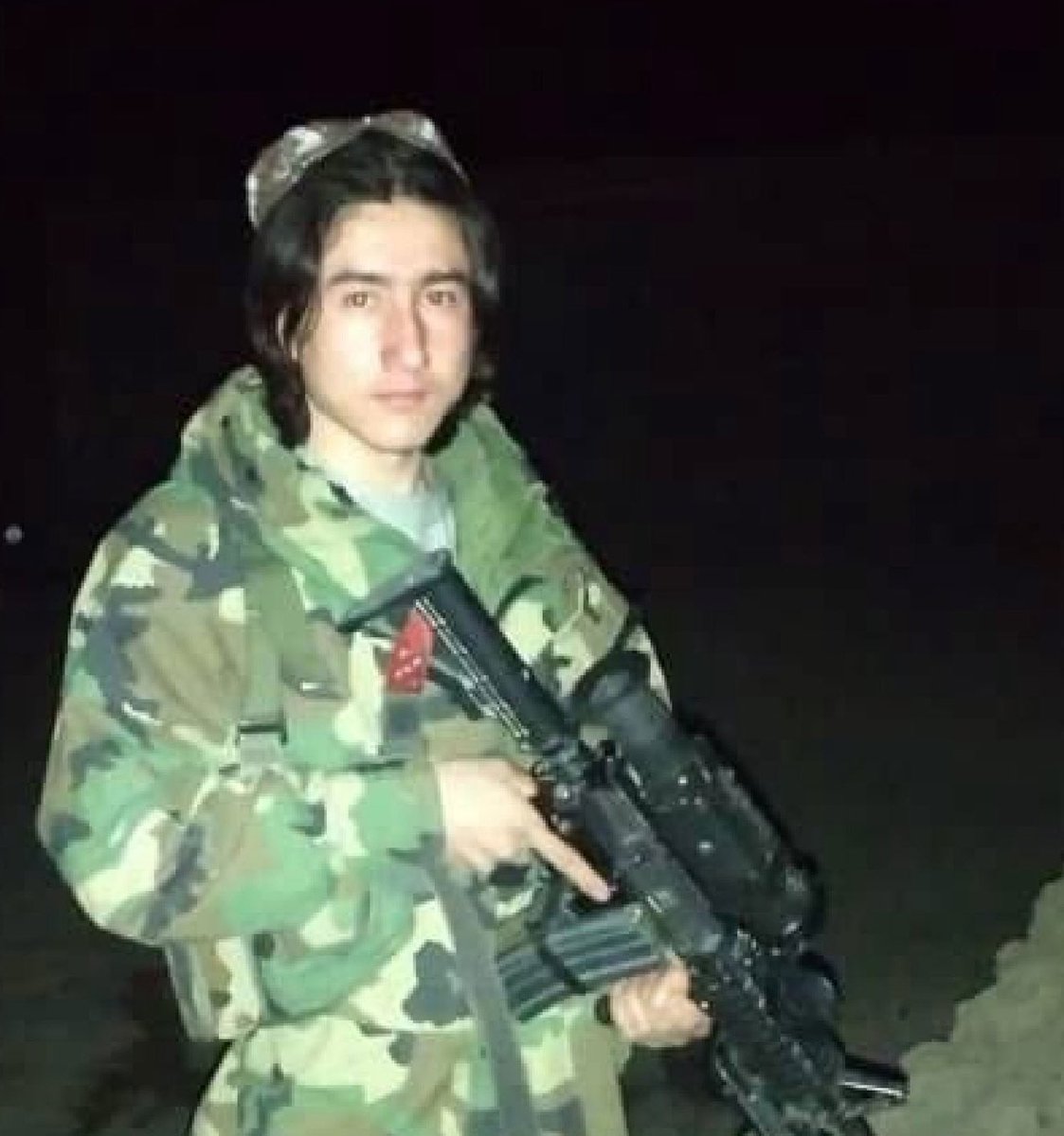 قاری نعمان، جو افغان طالبان کا رکن تھا اور فتنہ الخوارج ٹی ٹی پی میں شامل ہو گیا تھا، منگل (17 فروری) کو پاکستان کے اندر پاکستانی سیکیورٹی فورسز کی انسدادِ دہشت گردی کارروائی میں مارا گیا۔
قاری نعمان کا تعلق اصل میں سرِ پل کے ضلع سید آباد کے گاؤں تبر، افغانستان سے تھا۔