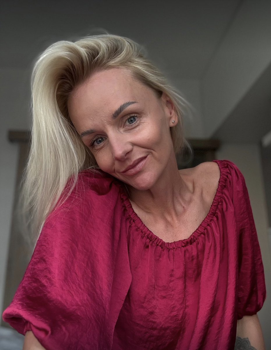 Ein Mann hat kürzlich unser Date abgebrochen, als er erfahren hat, dass ich 40 bin und ein Kind habe. 

Hat er richtig gehandelt❓