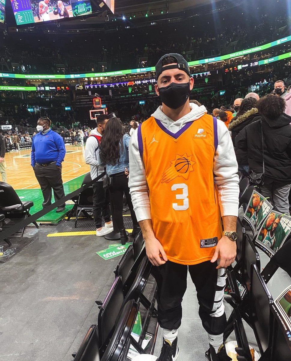 JakeWells30's tweet photo. Still processing that I’ll never get to see my favorite player hoop again, but im so grateful to have witnessed the journey and to have had a connection. Thank you for the inspiration and all the memories @CP3 🙏🏼 Wish you all the best post retirement!! #PointGod 🐐 https://t.co/CNwRq1kFQI