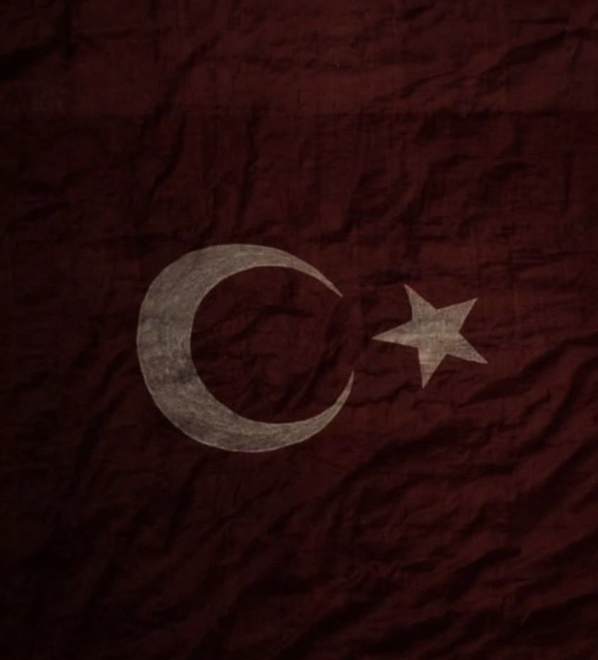 Yorulan Bayrağa Baksın! 🇹🇷