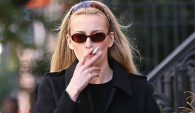 THE ONE-SIDED STORY OF CAROLYN BESSETTE KENNEDY 
A thread on Ryan Murphy's Love Story. The 'necrophillia' debate