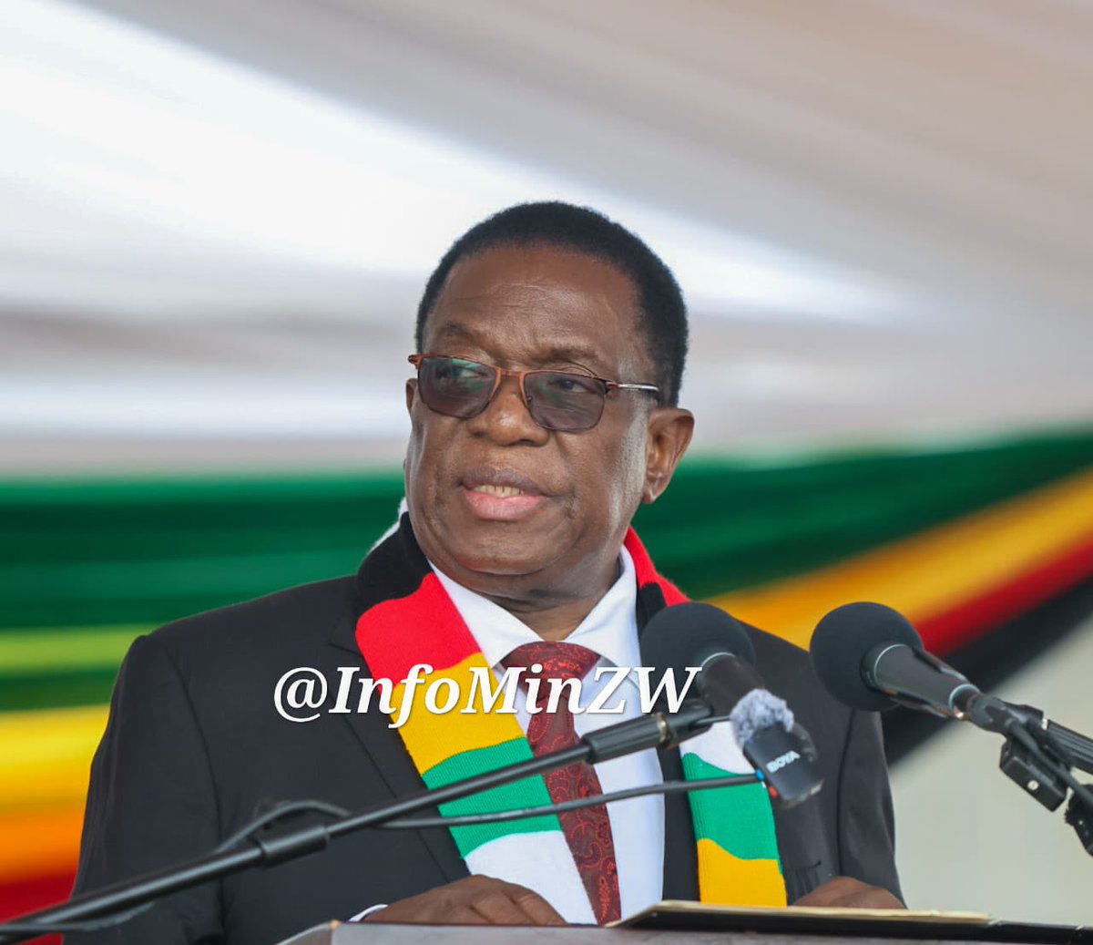 nickmangwana's tweet photo. H.E President Mnangagwa's address;
-we mourn a gallant son of Zimbabwe, a distinguished patriotic and dedicated revolutionary who played his part towards the liberation of our beloved motherland Zim
-he served the army with courage, integrity and distinction
-we befittingly inter him at this revered national shrine with our founding fathers,great freedom fighters and others who contributed to the development of our country in post independent Zimbabwe 
-I wish to convey my heartfelt condolences to his wife,  children and Mpabanga family. The nation mourns with you over this great loss
-Mpabanga was a true patriot whose contributions will never be forgotten 
-I challenge the education sector, our youth and learners at every level to be inspired by our rich liberation war history and leverage on our heritage based education 
-we have a rich and diverse culture. These along with the regional and international solidarity we enjoyed during the liberation struggle, inform our national character and form our values and beliefs today
-as a people of Zimbabwe we know the painful experience of war and of resilience of the liberation struggle 
-the unitary and indivisibilty of our state must be jealously  defended
-our departed national hero has passed on at a time when preparations of Independence celebrations in his home province in Matabeleland South Province are at an advanced stage. Progress is ongoing in various province to improve road infrastructure and water accessibility 
-national unity, national peace and social cohesion remain at the core of all activities of our government 
-we remain forever an independent, free and sovereign people, a friend fo all and an enemy to none, driven by our national interests
-Mpabanga served in the military with diligence and uttermost professionalism 
-He never sought preference or special recognition and dutifully performed in appointed designations, always remaining loyal
-In my capacity as President and Commander in Chief I promoted him to the rank of Brig General upon his retirement.  He remained loyal and patriotic,  until his demise
-I call upon Zimbabweans to draw life lessons from these departing heroes of our nation
-Zimbabwe is an independent country we shall do that which is right and necessary for our people
-As we lay to rest our nationaI hero I say to him, you fought a good fight, you ran a good race and served your motherland. Rest in peace, Famba zvakanaka mwana wevhu, zorora murugare gamba redu, may your soul rest in eternal peace. God bless you