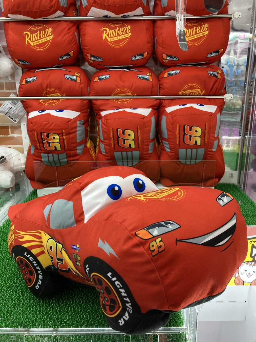 カーズのライトニングマックィーンBIGぬいぐるみ入荷しました