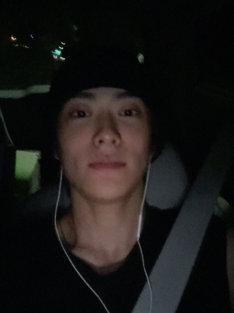 𝘆𝘂𝗻𝘇 (@_jeongunz) on Twitter photo 