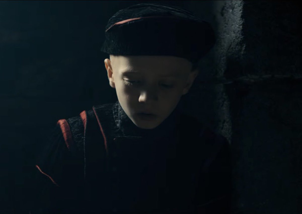 sweetrevxnge's tweet image. egg as his french alter ego: œuf