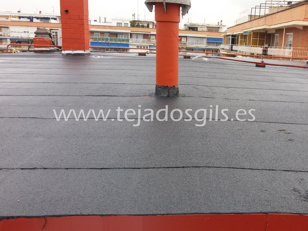 TejadosGILS's tweet photo. Parece que tras semanas de lluvia 🌧️ ... el tiempo nos empiezan a dar un respiro!
👷 Los techadores de @TejadosGILS MADRID estamos trabajando al 100% para poder atender todas las solicitudes de impermeabilización de cubiertas, tejados y terrazas en Madrid. https://t.co/j0nW8GNJ3V