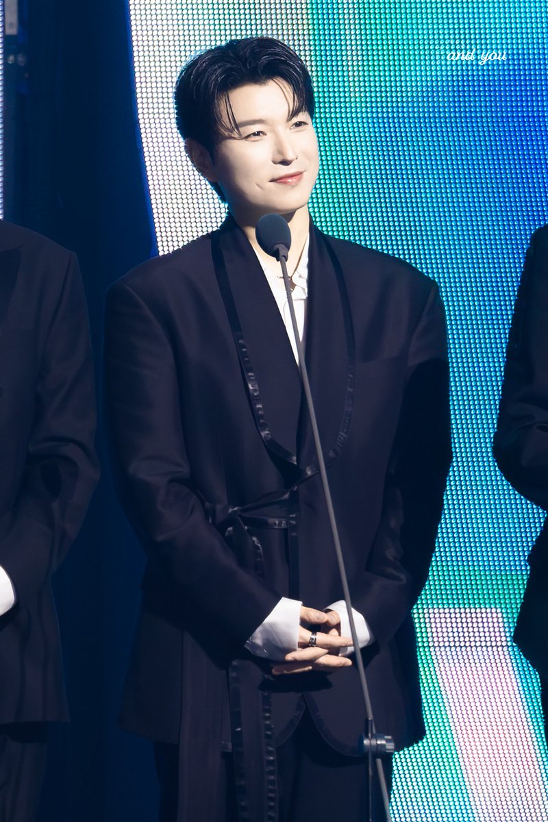 𝒂𝒏𝒅 𝒚𝒐𝒖 tweet media