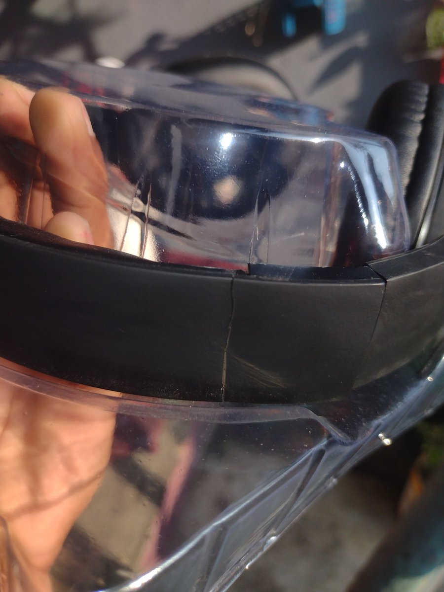 patel77839's tweet image. "नमस्ते @AmitKhatri @GauravKhatri @gn_noise,
मेरे Noise हेडफोन्स का हेडबैंड सामान्य इस्तेमाल के दौरान ही चटक गया है। आवाज़ बिल्कुल सही आ रही है, पर प्लास्टिक की क्वालिटी बहुत कमज़ोर निकली।
  @nobatnoise 
#Noise #QualityIssue #CustomerSupport"