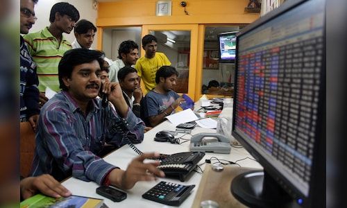 CNBCTV18News's tweet image. #Reliance, #ITC, #TataSteel drive Nifty past 25,800; Sensex climbs 283 points

#marketclosing #sensex #nifty #sharemarkettoday @jpullokaran

buff.ly/gJCjYWB