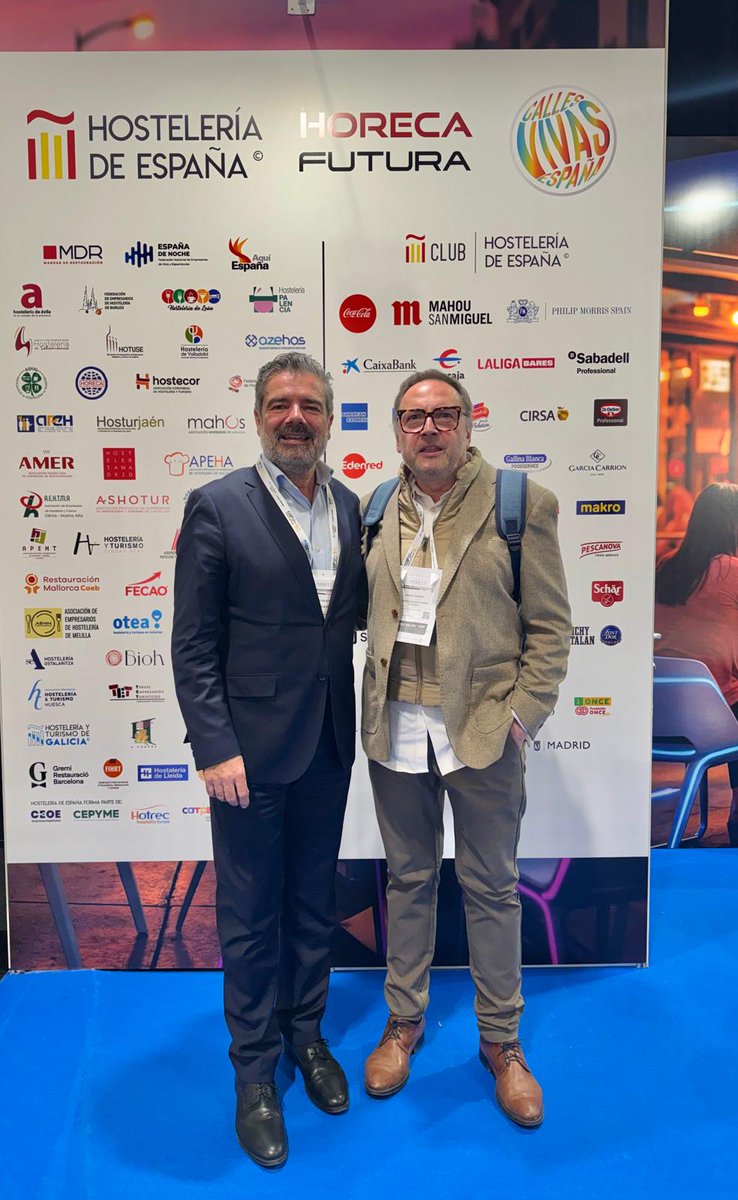 CEHEhosteleria's tweet image. El presidente de la Asociación Hostelera de Valencia (@fehvhosteleria), Manuel Espinar, visita el stand de #HIP junto a nuestro secretario general, @egallegoCEHE . 

Un punto de encuentro para compartir retos y soluciones que impulsen el sector.

#HIP2026