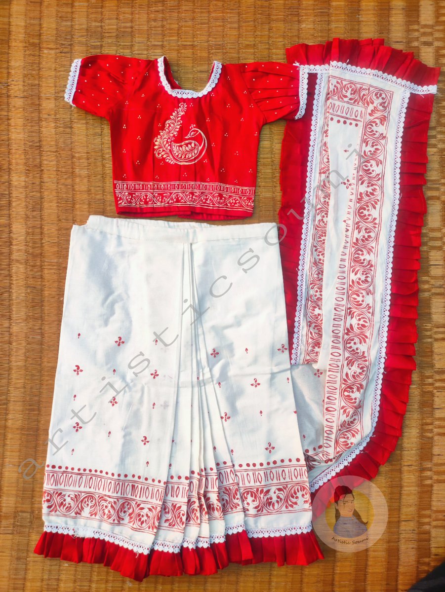 artisticsoumi's tweet photo. HAND-PAINTED 4 years old BABY GIRL  SAREE DESIGN 🌸❤️

#babygirlfashion #handpainted #dresspainting #acrylicpainting #handpaintingoncloths #BabyDressCollection #babygirlfrock #kidsdressdesign #kidsfashion #babyshower #RiceCeremony #acrylicpaint #Dresspaint https://t.co/6lx4N2TJsx