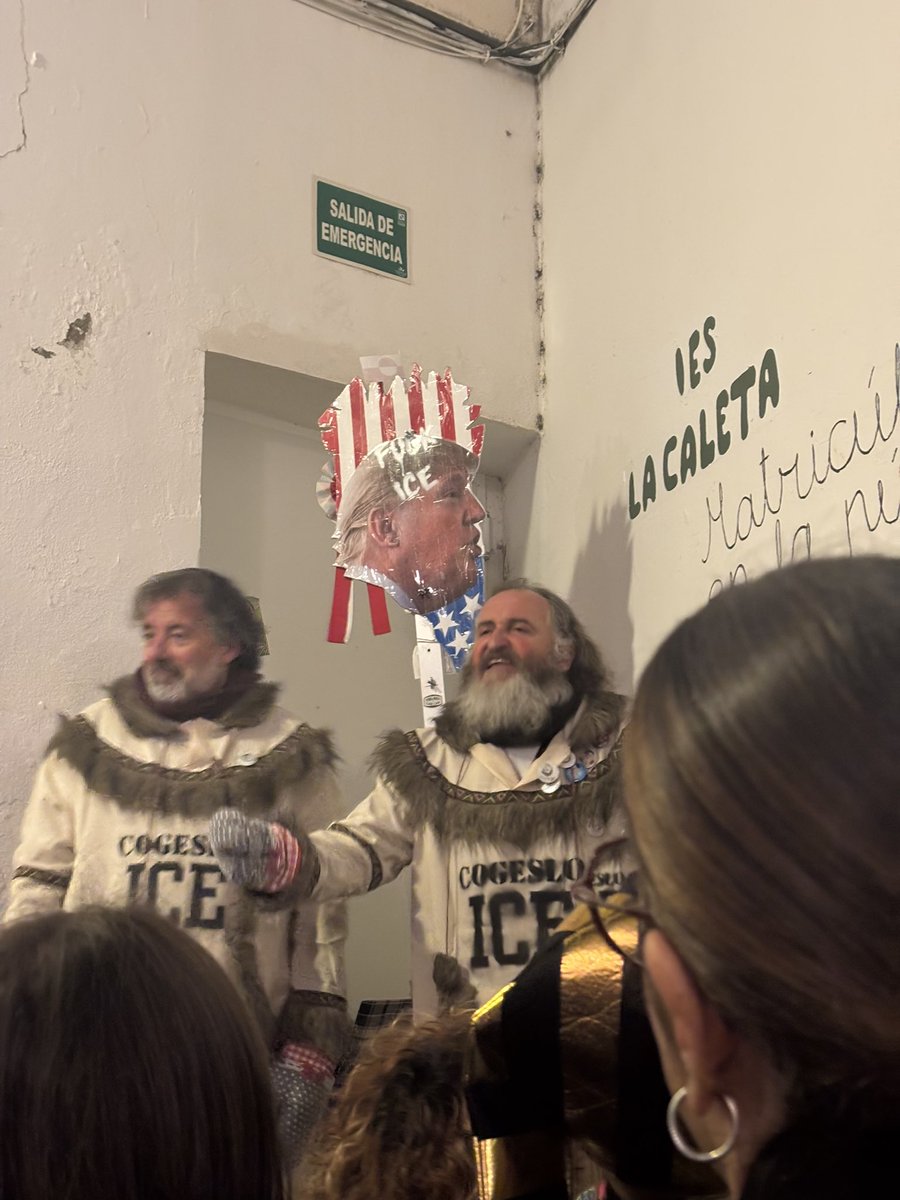 Sé que el primer premio en romancero solo digo si lo veis no perdérselo.
