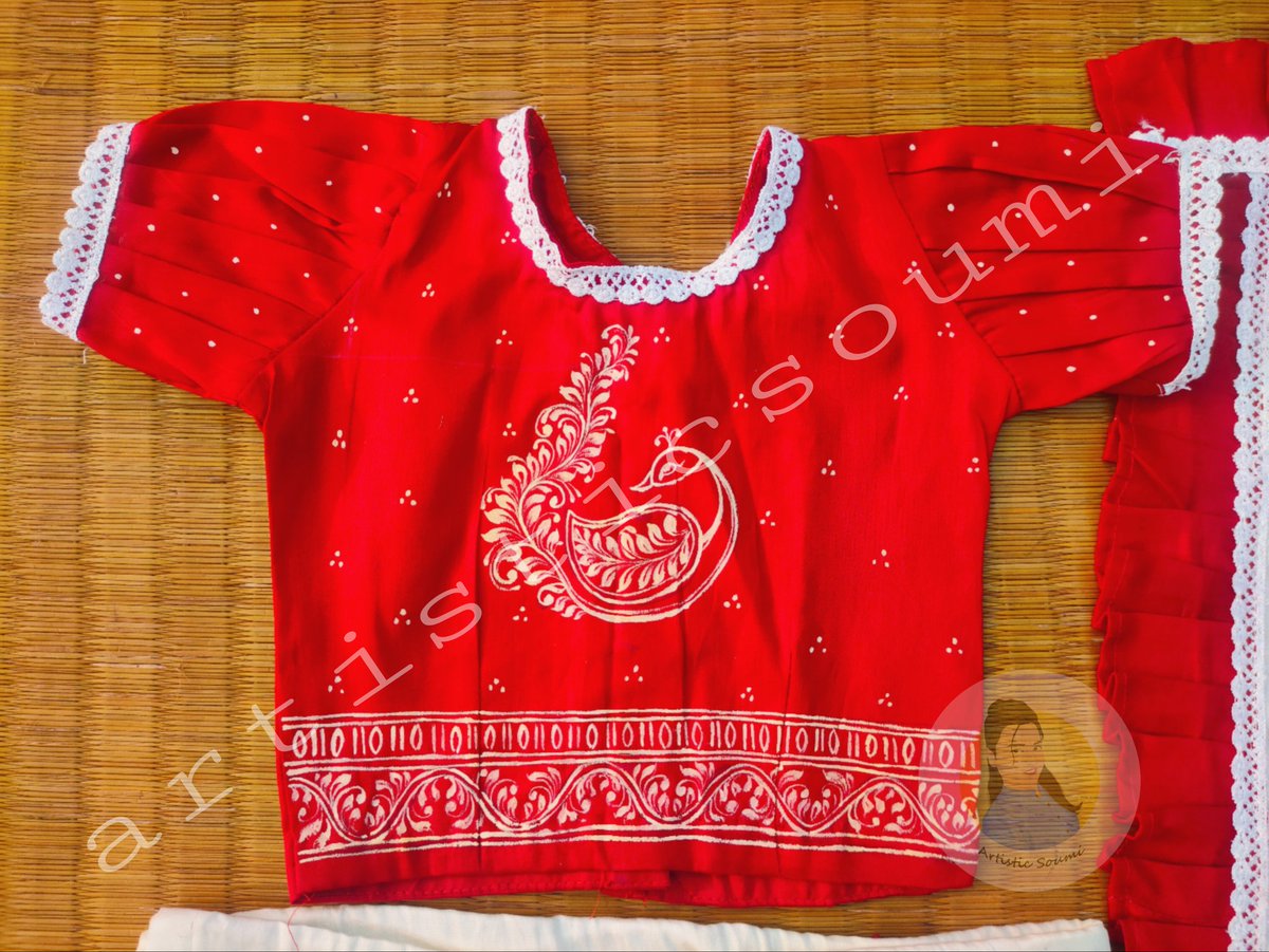 artisticsoumi's tweet photo. HAND-PAINTED 4 years old BABY GIRL  SAREE DESIGN 🌸❤️

#babygirlfashion #handpainted #dresspainting #acrylicpainting #handpaintingoncloths #BabyDressCollection #babygirlfrock #kidsdressdesign #kidsfashion #babyshower #RiceCeremony #acrylicpaint #Dresspaint https://t.co/6lx4N2TJsx