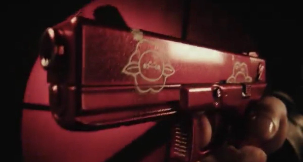 why is my bby girl jaidee on GUNS ???!! LEAVE HER ALONE #JoongDunkFancon