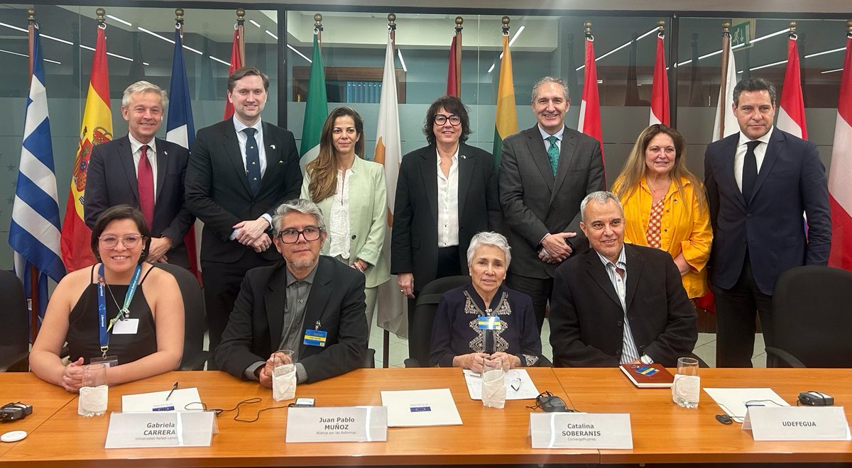 🌱🗣️ En Guatemala también hemos querido escuchar a quienes trabajan cada día desde la sociedad civil.

Un intercambio abierto, interesante y directo sobre los desafíos democráticos, la situación del Estado de derecho y los procesos de reforma en curso.

Escuchar, contrastar y