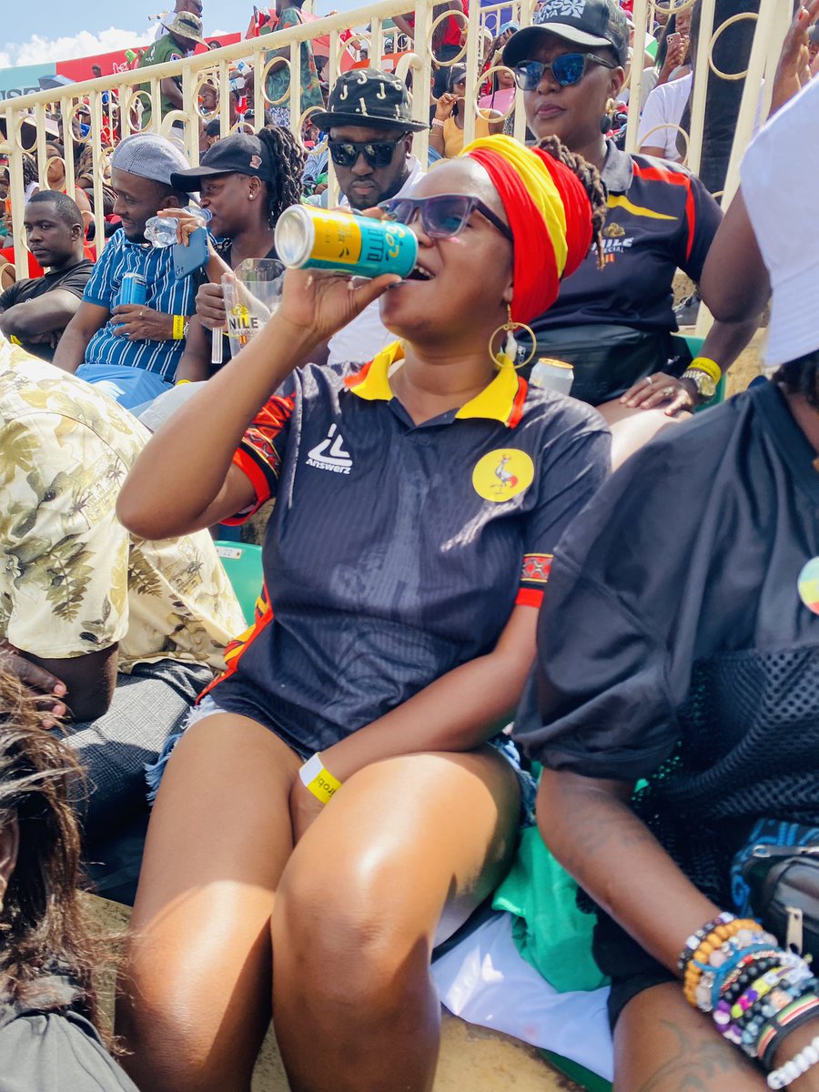 Olovely Layeng😝 tweet media