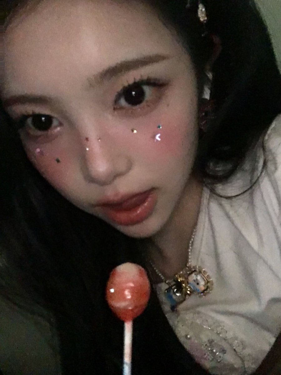 📸 | 260217 — #IAN weverse update.

"🍭👅"

#Hearts2Hearts #하츠투하츠 #H2H <a href="/Hearts2Hearts/">Hearts2Hearts</a>