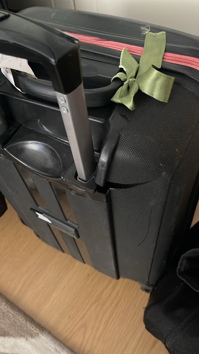 aydinem1n's tweet photo. @airarabiagroup On 14 February 2026, I traveled from Cairo International Airport to Istanbul Sabiha Gökçen Airport on the 09:05 flight. Upon arrival, I noticed that my suitcase was damaged. + https://t.co/oBHvIuzioS