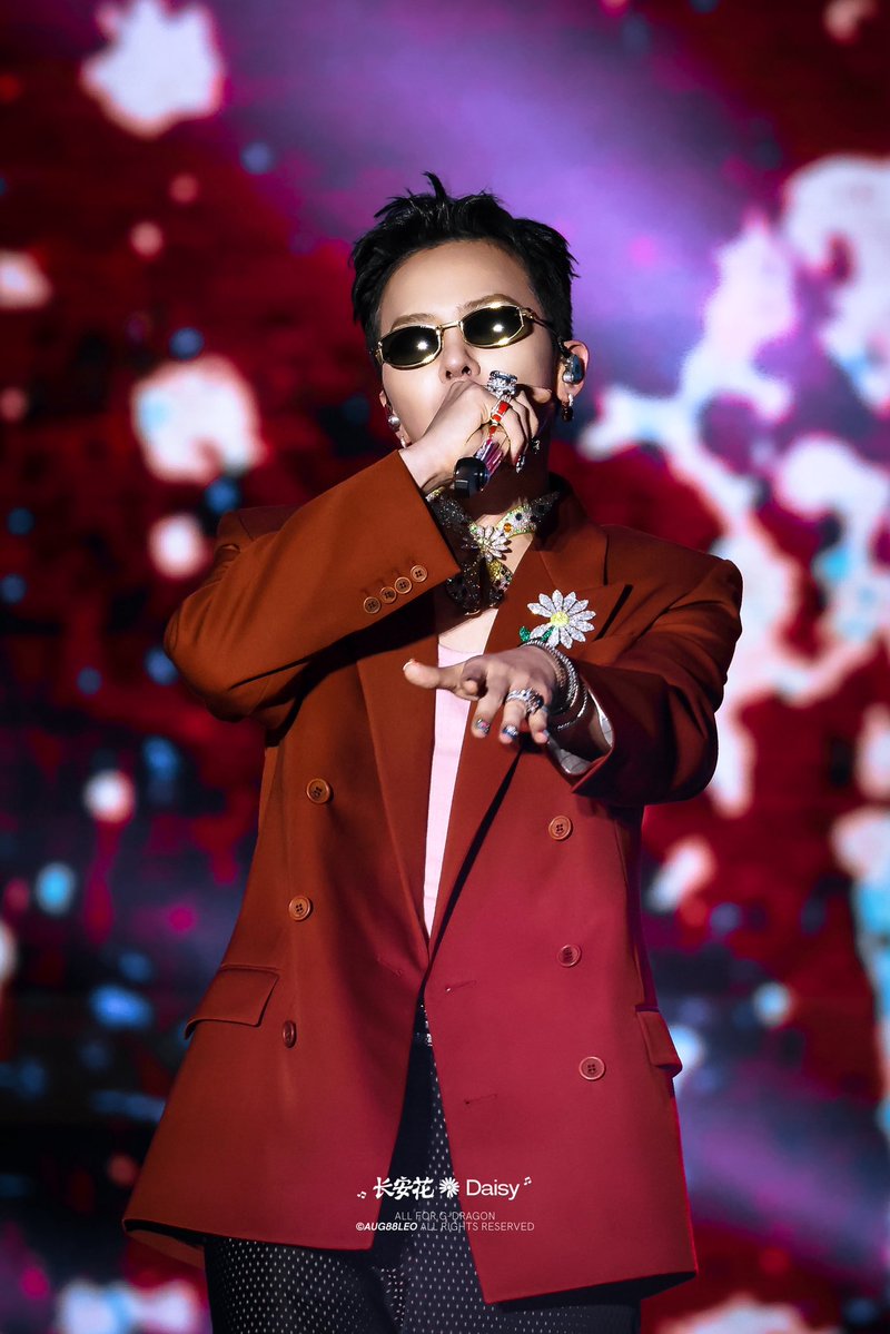 260217 KRAZY SUPER CONCERT IN DUBAI #GD #GDRAGON #지드래곤 #ジヨン