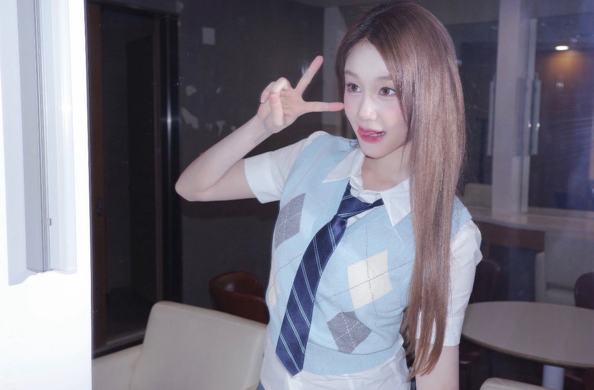 picbaemon's tweet photo. PHARITA WEVERSE UPDATE https://t.co/zRnRs5XlNE