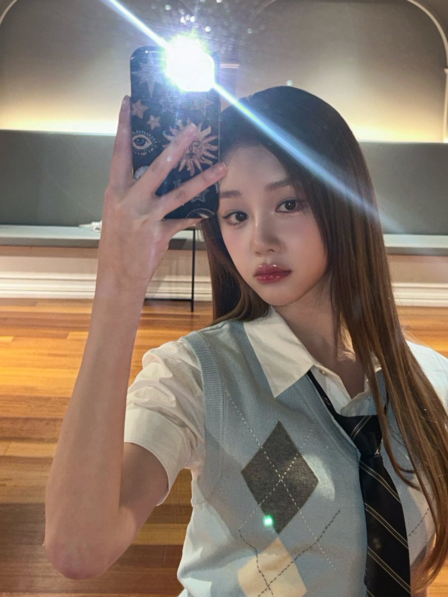 picbaemon's tweet photo. PHARITA WEVERSE UPDATE https://t.co/zRnRs5XlNE