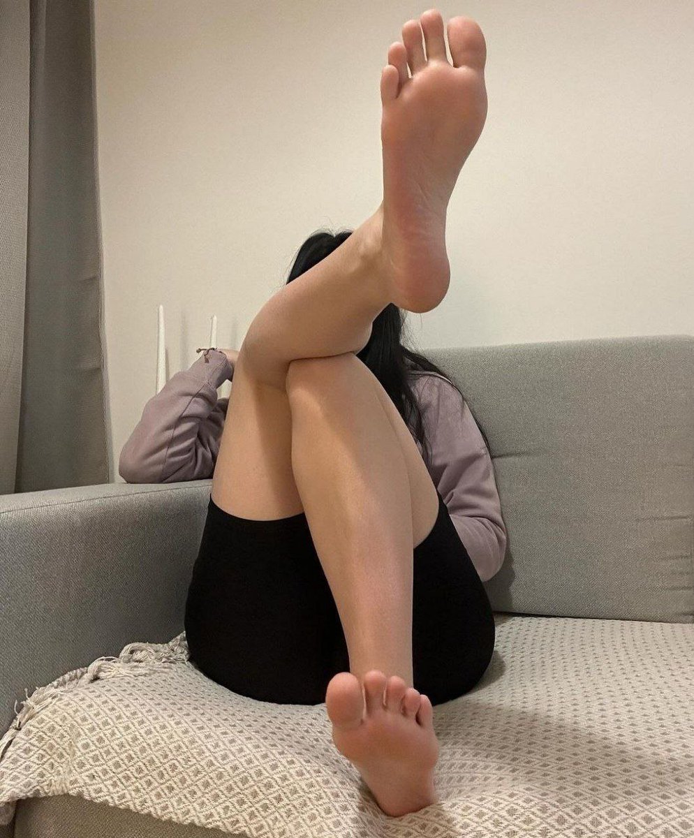 hussymadi's tweet photo. Double dose!
#soles #barefoot #couch #home #feetpix https://t.co/VoKdYsiiup