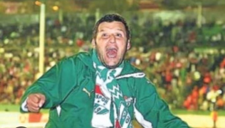 akdogan064's tweet photo. Yolu Bursaspor ile kesişen herkesin, herkesin diyorum bak seninle bir şekilde hatırası vardır. Bursaspor demek, Selim Kurtulan demektir.
Geçmiş olsun ağabey 🐊 
Rabbim acil şifalar versin inşAllah 🤲 https://t.co/toFZ9UdOIQ
