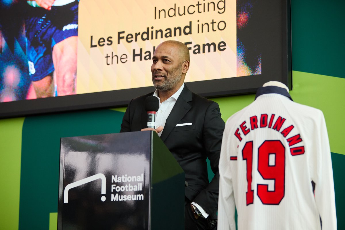FootballMuseum's tweet photo. Celebrating a Premier League great! 🙌 

On the anniversary of his 1993 England debut, where he scored his first international goal, Les Ferdinand was inducted into our Hall of Fame.🏆 

A great day honouring 149 PL goals, 351 games &amp; iconic spells at QPR, Newcastle &amp; Spurs.⚽ https://t.co/MsxPzWQTPt