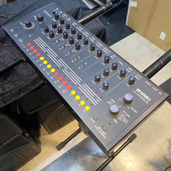 プライスダウンページ更新！ Roland TR-808 と同等の音源回路を採用