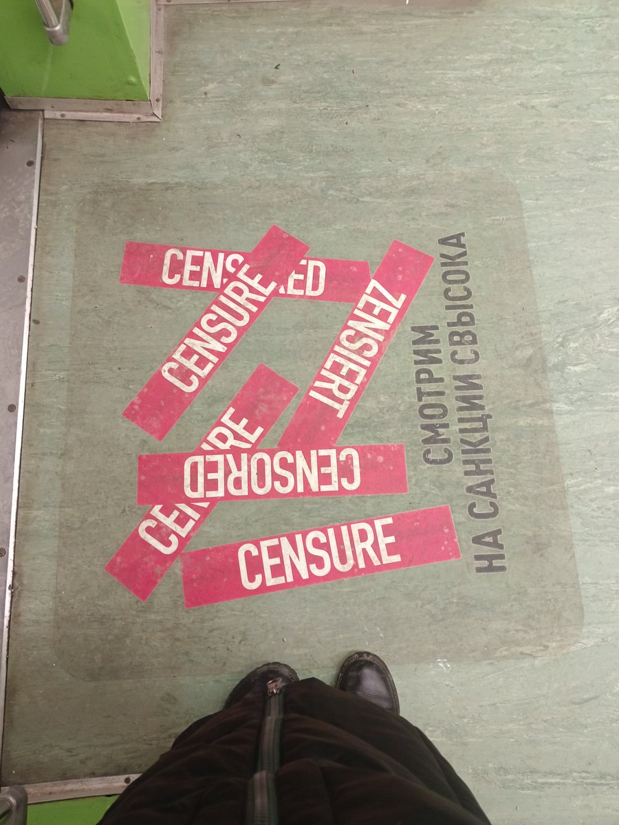 Mets moi dans mon cercueil #нетвойне tweet media