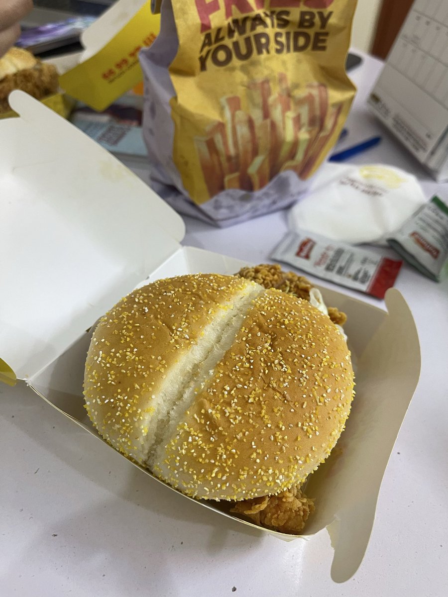 DreamOut_Loud17's tweet photo. Lunching πββοΈ.
probably the last one I guess π₯²
#Burgering https://t.co/u8ePLdHWkY