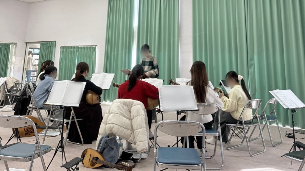 NodaiMandolin's tweet photo. 先日、5泊6日で春合宿に行ってきました！
自然豊かで落ち着いた環境の中、しっかり練習に集中できました🫡
練習の合間には海や喫茶店などにも行きました！
とても充実した6日間になりました✨ https://t.co/3jKJzNZOBe