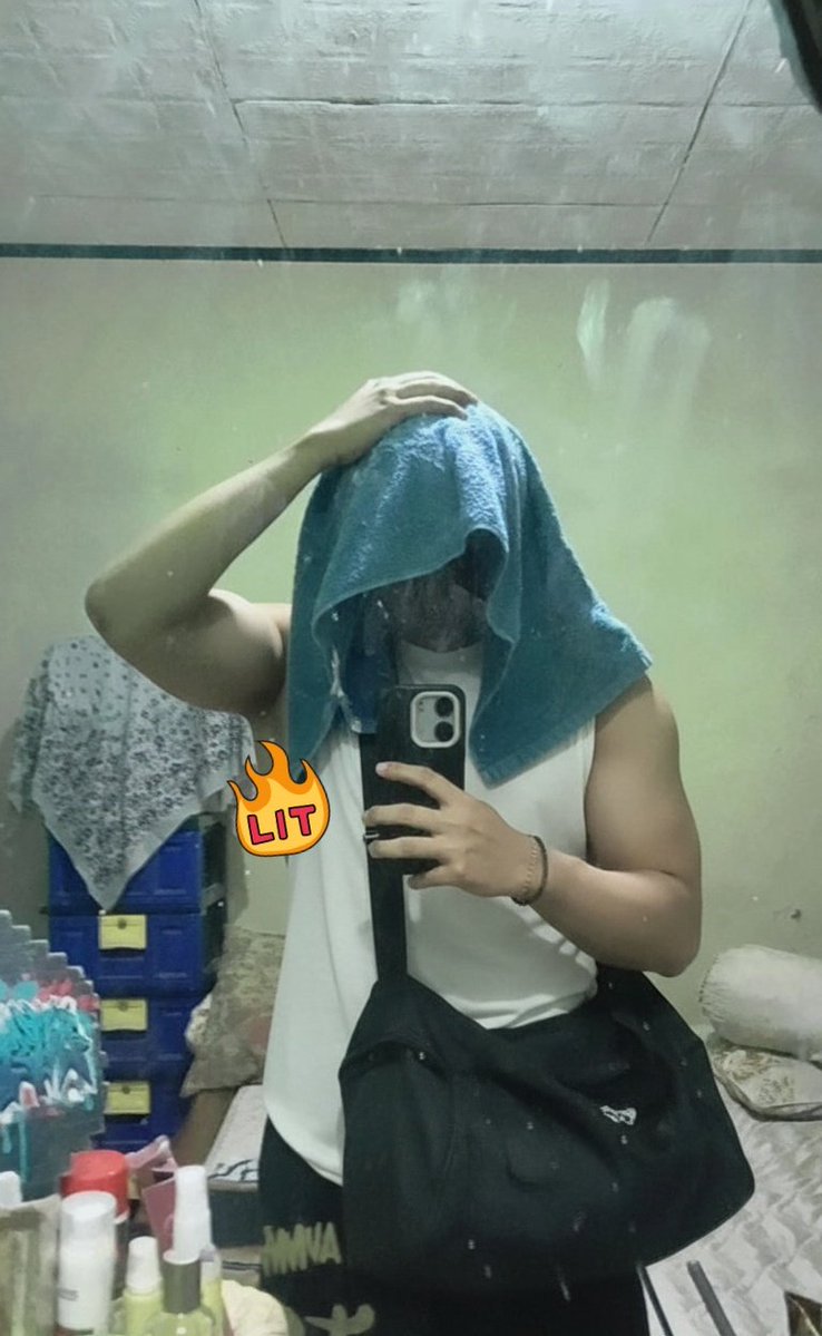 onlybraaa's tweet image. outfit gym tuday 🤏🏻 
lupa bawa baju cmn boxer, celana panjang 🥲😁