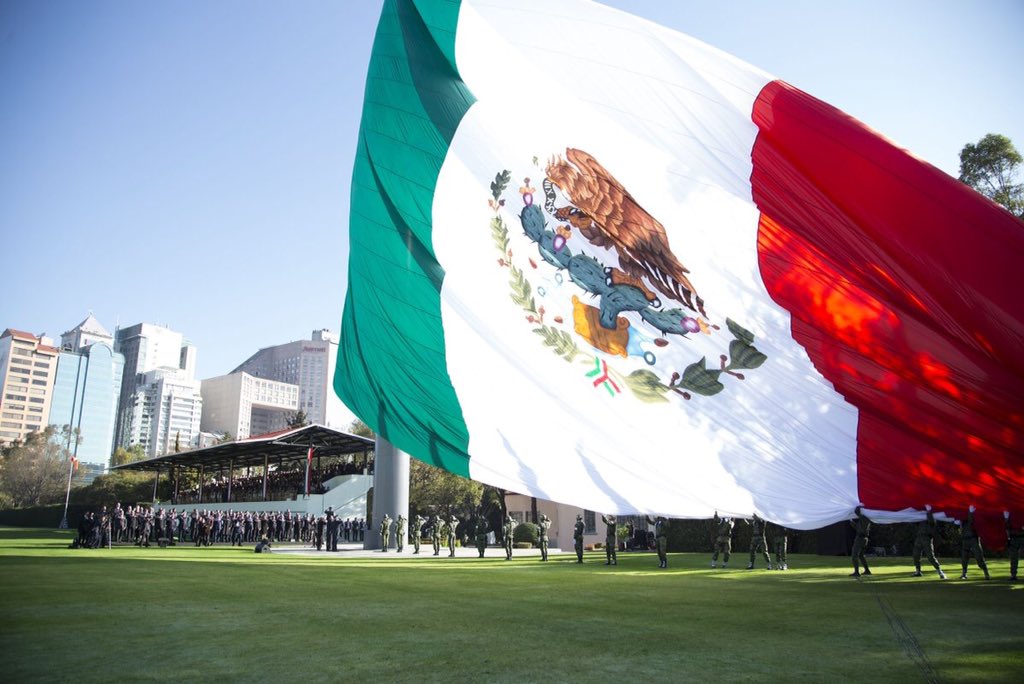 24 de febrero: Día de la Bandera Mexicana.