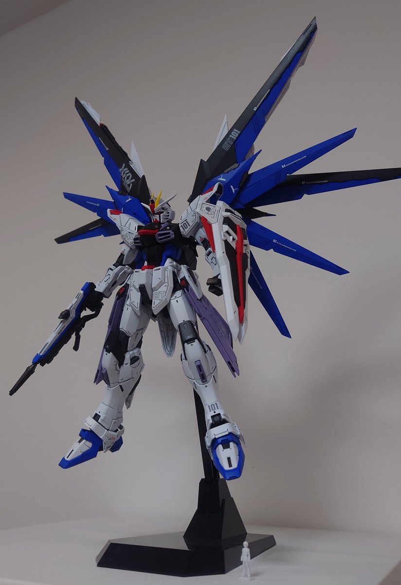 MGフリーダムガンダムver2.0完成〜 翼のデカール左右全部裏表逆に貼っ