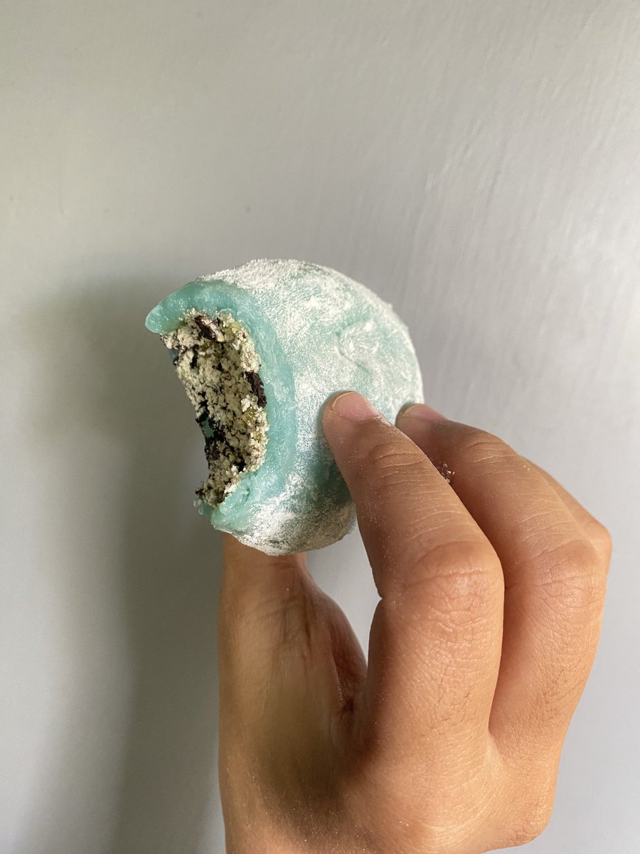 jokominto lovers pokoknya harus coba mochi papaya jokominto ini! enak bgt kyk makan odol versi mochi 🥹