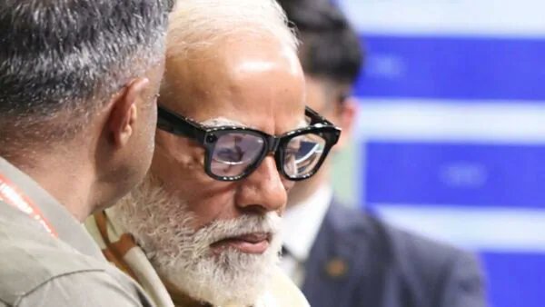 abdullah_0mar's tweet photo. AI Glasses: PM Modi becomes first person to try Sarvam Kaze build by @SarvamAI 

These Glasses can listen to any conversation and translate it into 22 different Indian Languages and you can listen to it as well. In May month, you can buy it on Shops or Online. https://t.co/WnmICt3iv8