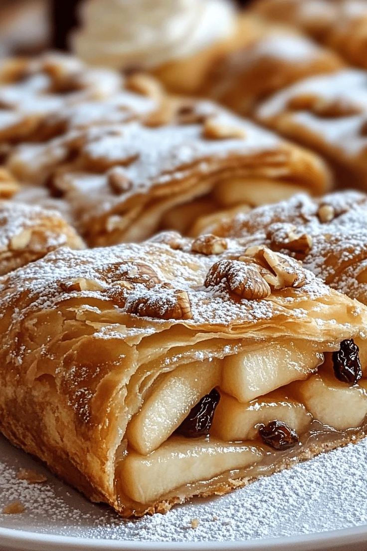 Strudell de Maçã 🍎

Bom dia fregueses
Estamos de volta ☺️