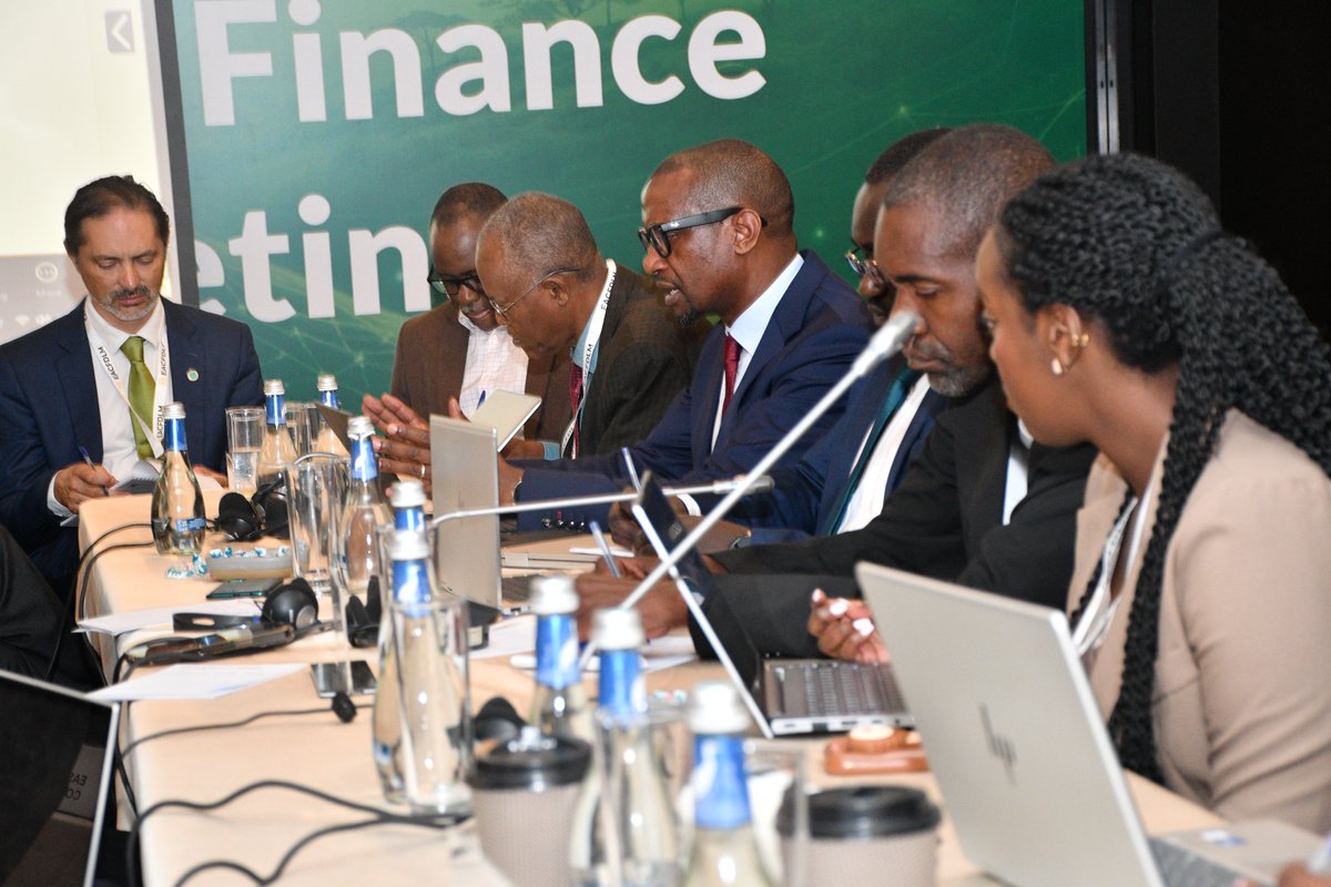 GggiUganda's tweet image. #EACFDLM2026: Session 1; Localising #ClimateFinance Governance: From National Ambition to Local Action. Delegates explore #innovative governance mechanisms, including Climate Finance Units &amp;amp; regional platforms that strengthen readiness &amp;amp; unlock access to global climate finance.🍀