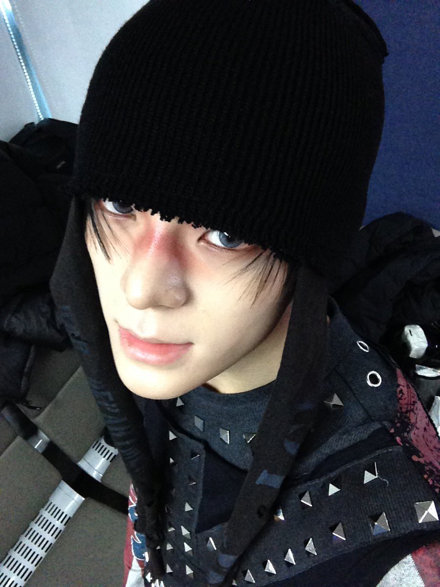 WHIB_ON's tweet photo. 비니 비니

#WHIB #휘브
#KIMJUNMIN #김준민 https://t.co/cgkf95y5Fy